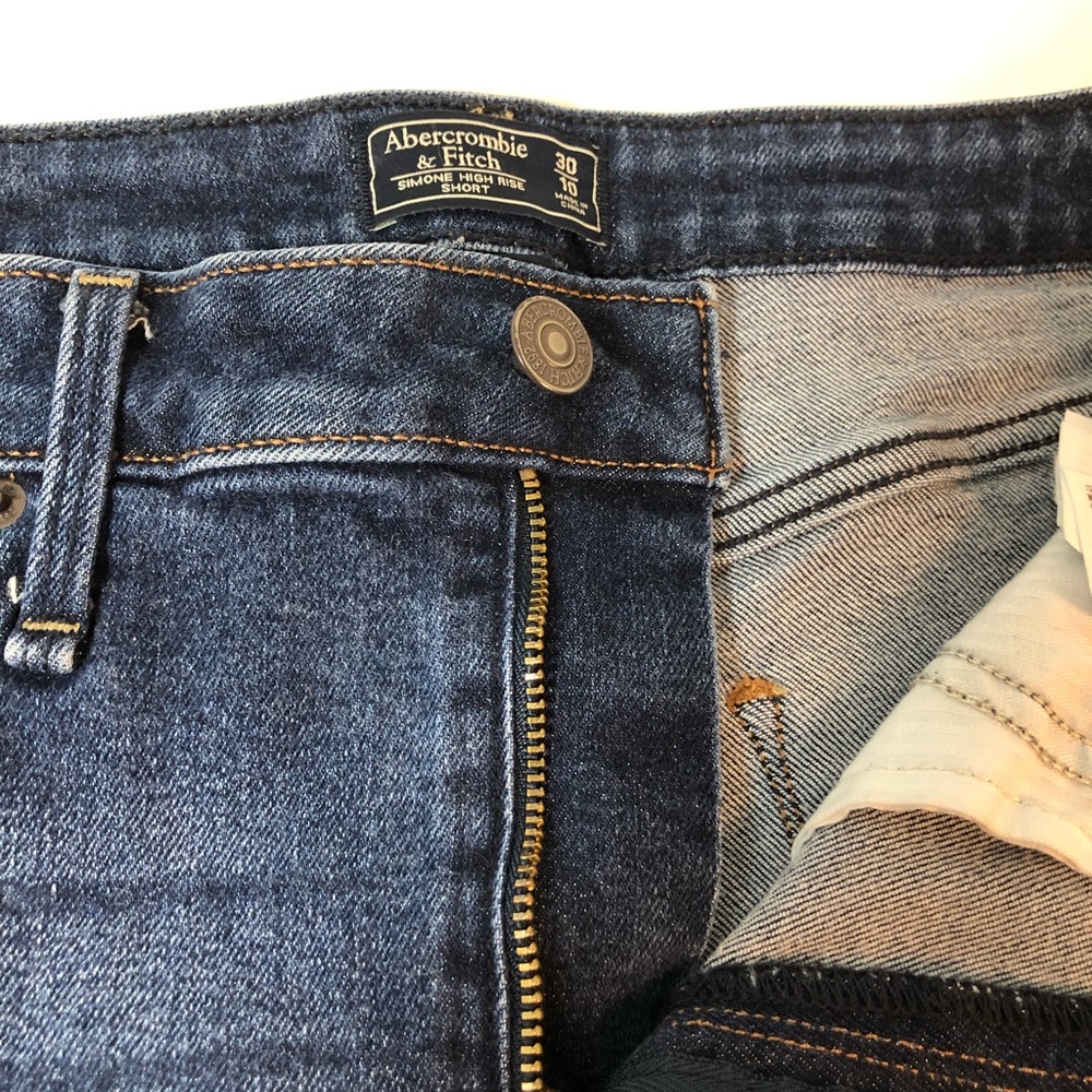 Abercrombie high rise shorts. - Picture 3 of 5